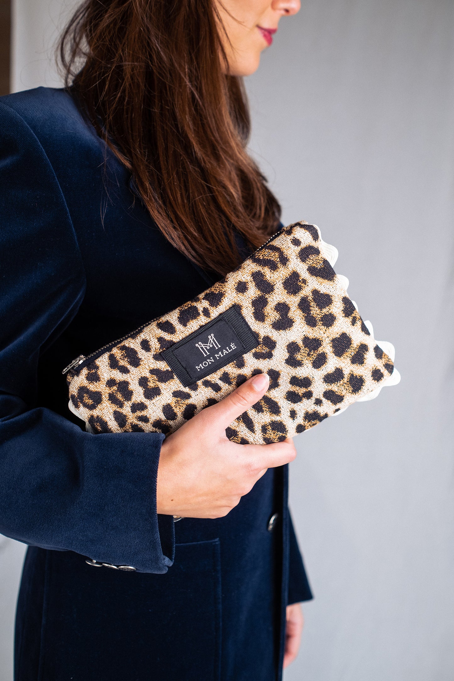 LEO Pochette