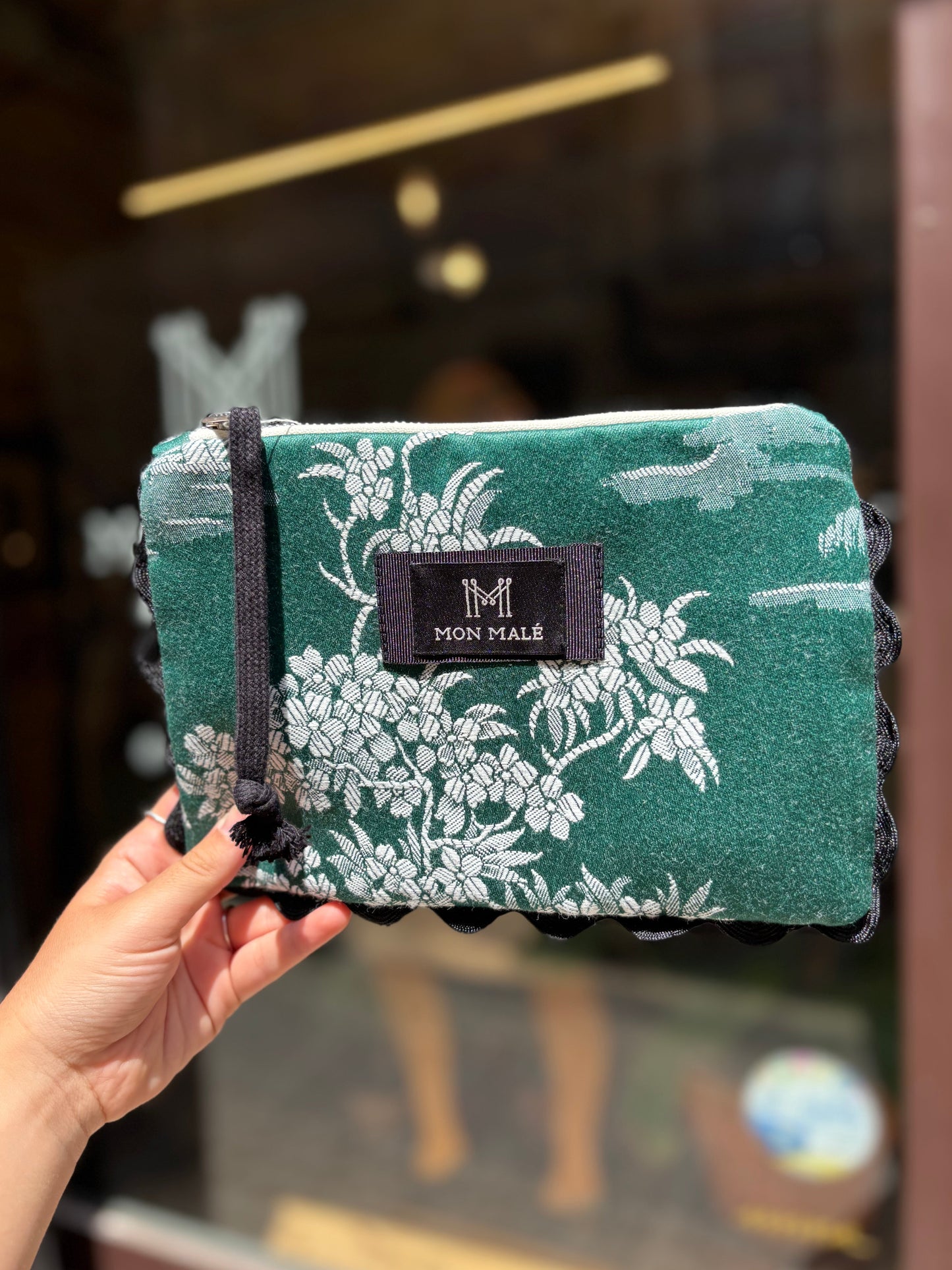 Eden Pochette