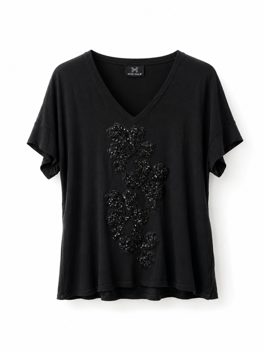 Aplique Black on black T-shirt